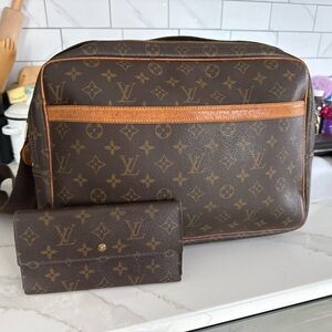 LV Monogram Messenger Bag Set!!